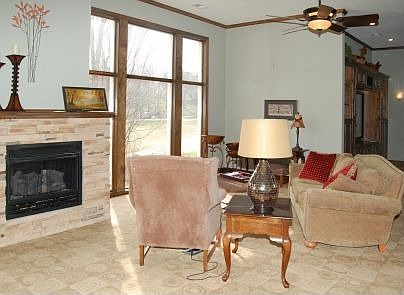 3rd image of 9521 Vista Dr