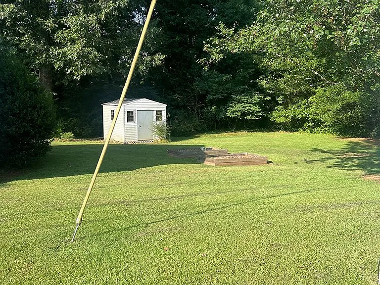 318 Crescent Dr — Photo 2