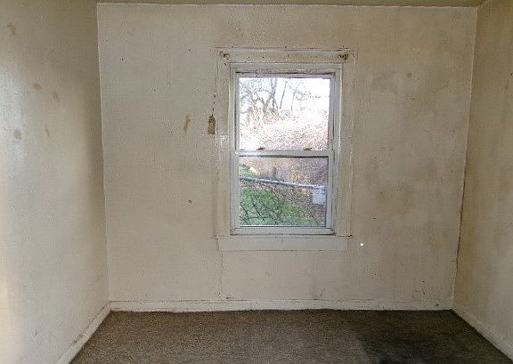 5th image of 202 Noble St