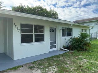 1297 NW Charlie Green Dr, Stuart, FL 34994