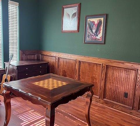 4th image of 223 N Oak