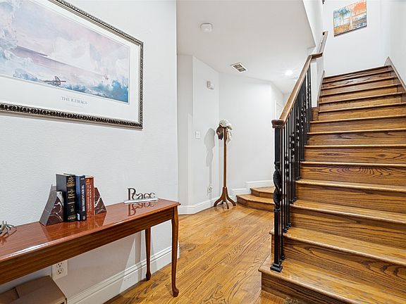 5th image of 1442 Pecos St