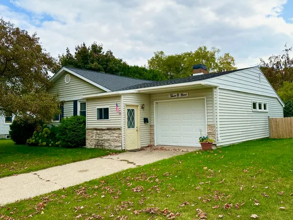 309 W Avenue B, Newberry, MI 49868