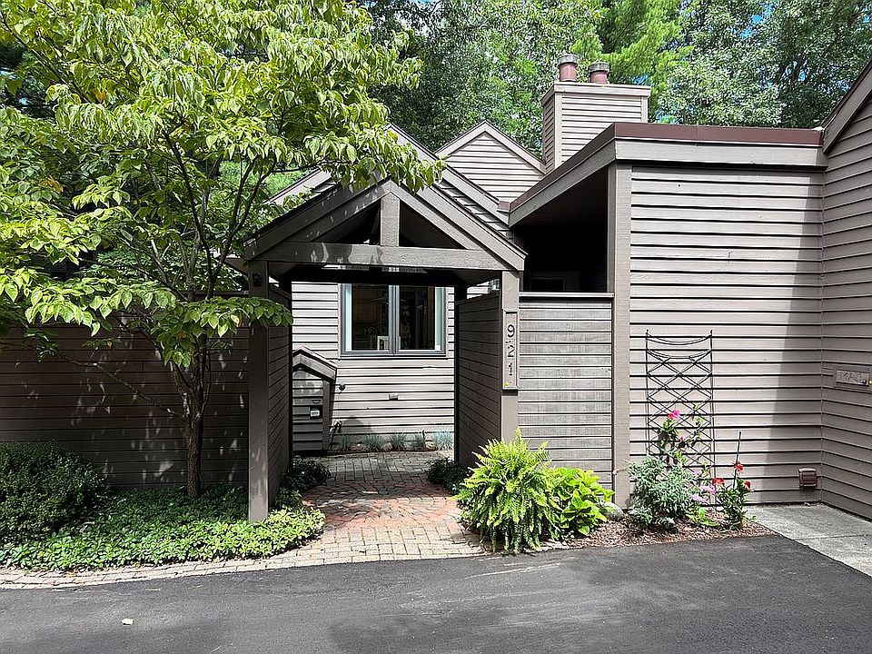 1st image of 921 Essex Cir