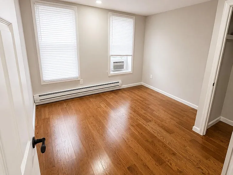 2040 Washington Ave — Photo 8