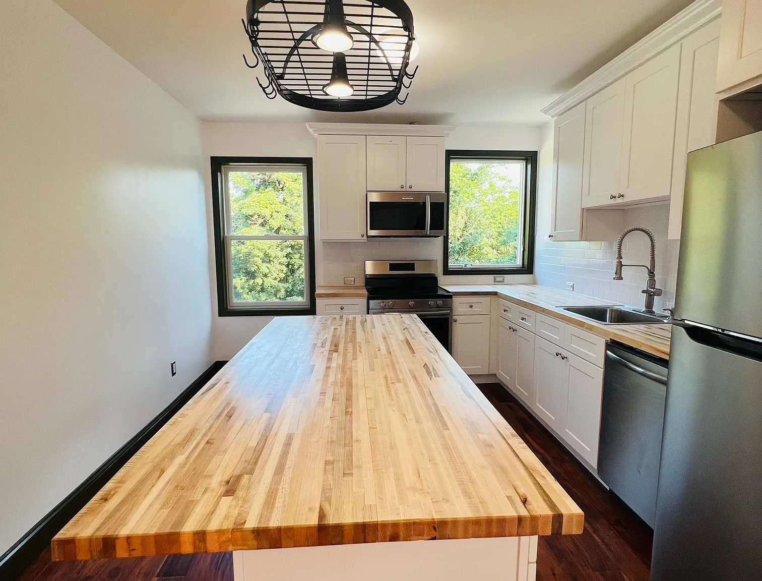4 bed, 1200 sqft, $3,950 — Photo 3