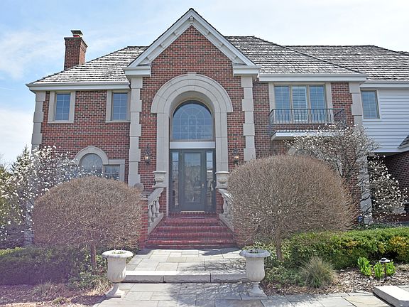 2nd image of 11672 N Canterbury Dr