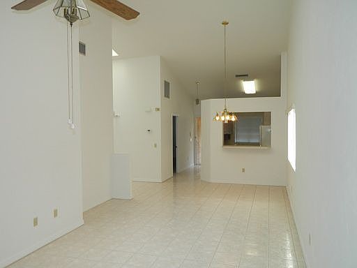2nd image of 828 SW 50th Way