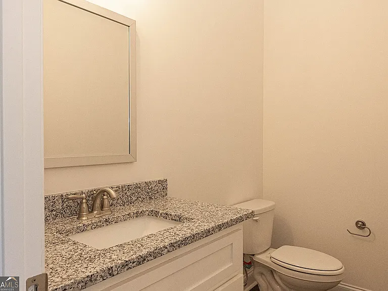 705 Riverside Ests — Photo 12