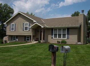 400 Harrington Ln, Gower, MO 64454