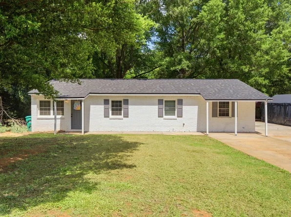 15 Coulter Dr, Wedgefield, SC 29168