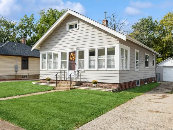 3220 SW 13th St, Des Moines, IA 50315