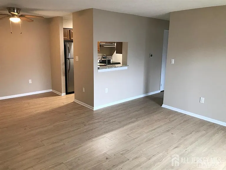 4811 Ravens Crest Dr — Photo 3