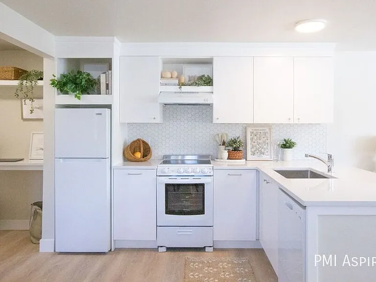 1335 N Gaylord St #306 — Photo 1