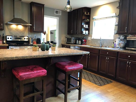 5th image of 2493 Whitethorne Dr