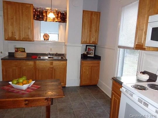 4th image of 410 Willow St