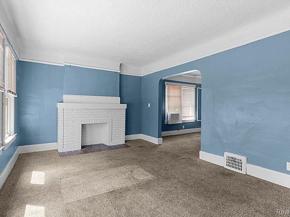 4th image of 4798 Cortland St