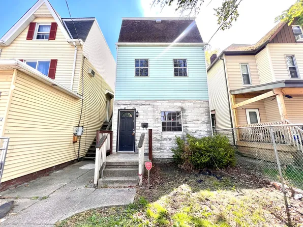 542 5th Avenue (Full Service), 542 5th Ave APT 1, New Kensington, PA 15068