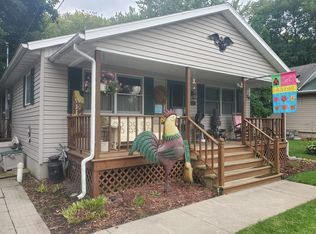 916 Grace Ave, Dixon, IL 61021