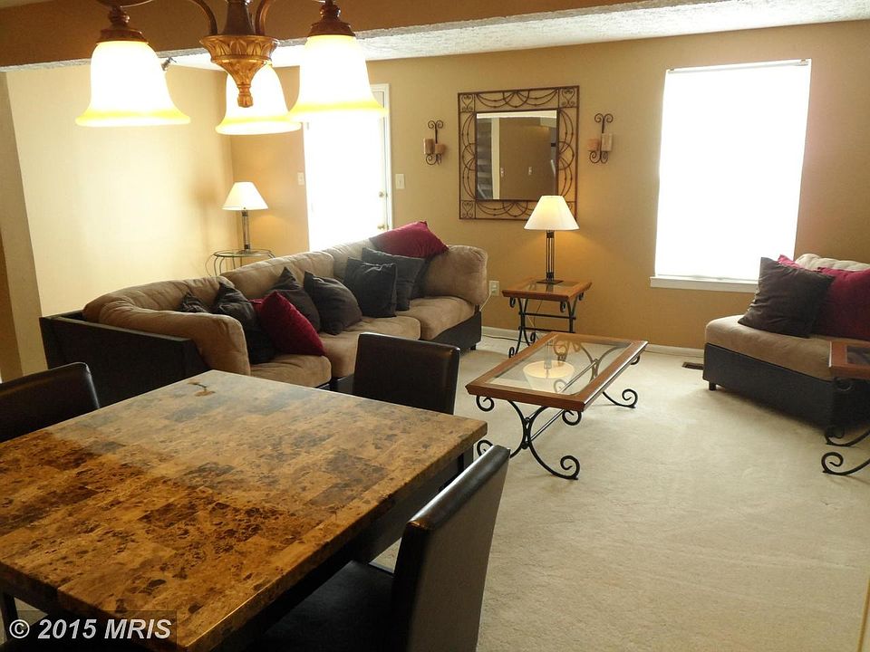 Family Room/Dining Room Combo