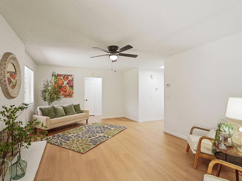 1st image of 1106 Autumn Ct