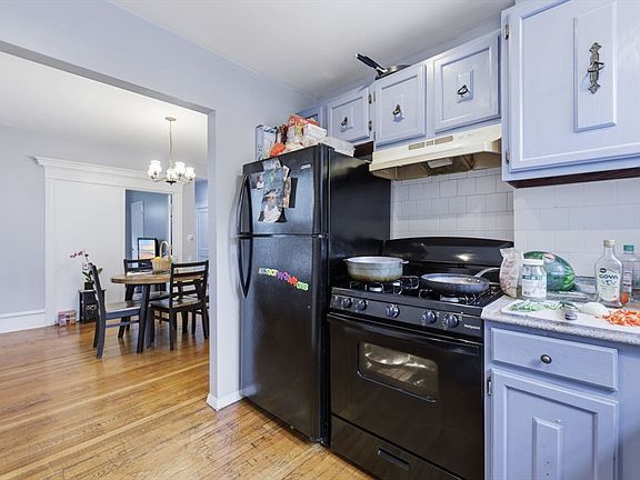5th image of 37 Eaton St