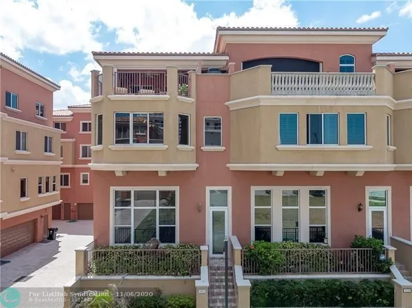 3027 Riomar St, Fort Lauderdale, FL 33304