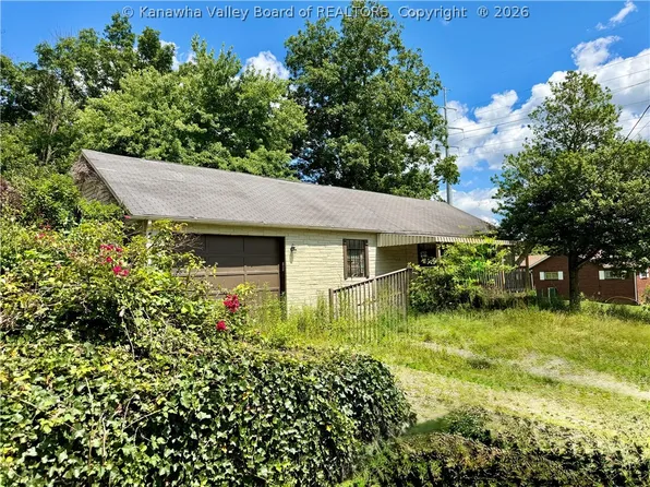 756 Upper Midway Dr, Dunbar, WV 25064