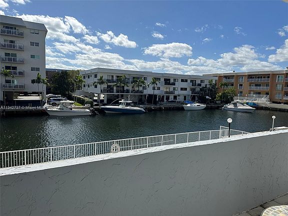 3rd image of 3582 NE 171st St APT 202