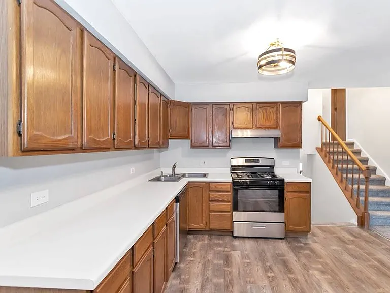 708 Michigan Ave — Photo 4