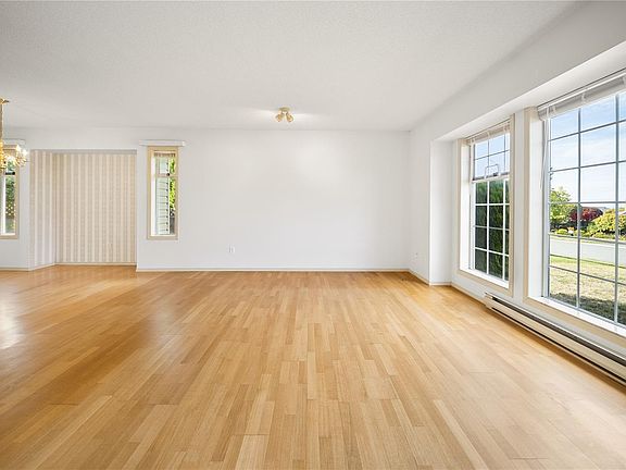 5th image of 5185 Coach House Dr