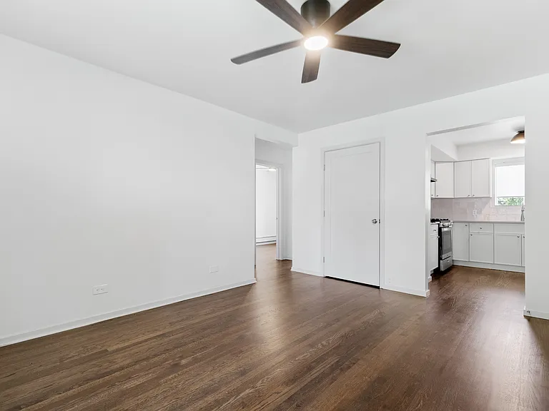 Clermont Apartments — Photo 31