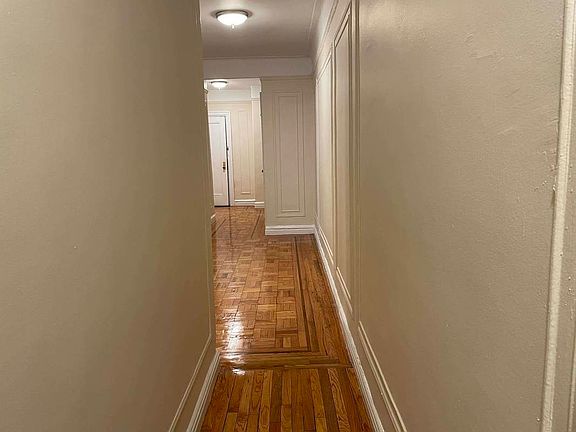 2nd image of 4761 Broadway APT 2D