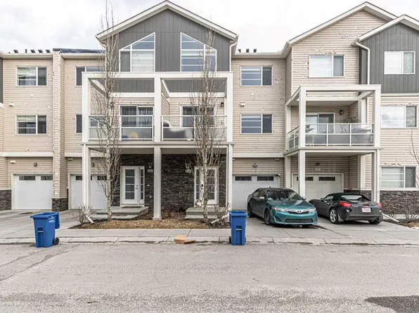 535 W Redstone Vw NE, Calgary, AB T3N 0M9
