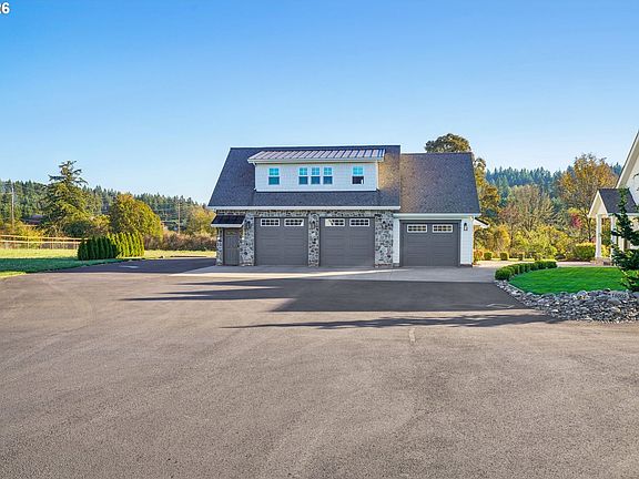 3rd image of 18005 NE 266th St