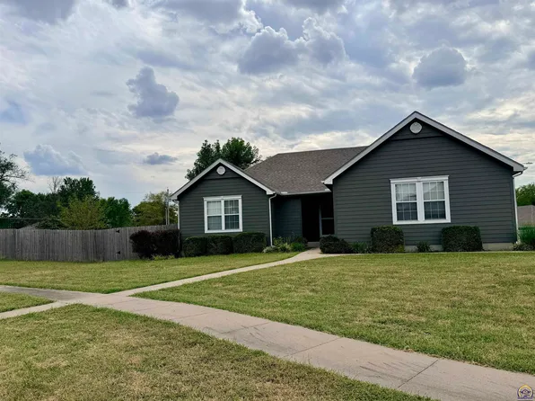 2101 SE Peace Ct, Topeka, KS 66605