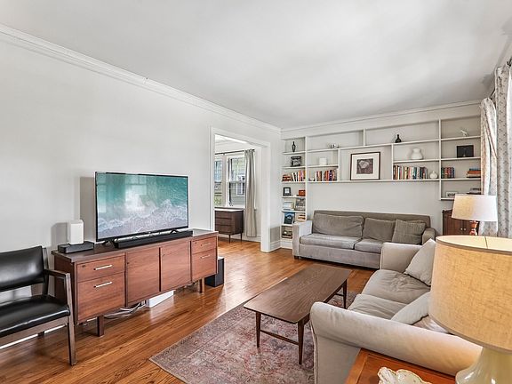 3rd image of 7256 W Thorndale Ave