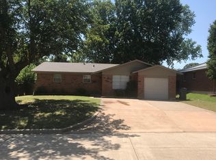 414 NW 69th St, Lawton, OK 73505