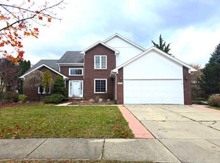 48791 Fairmont Dr, Macomb, MI 48044