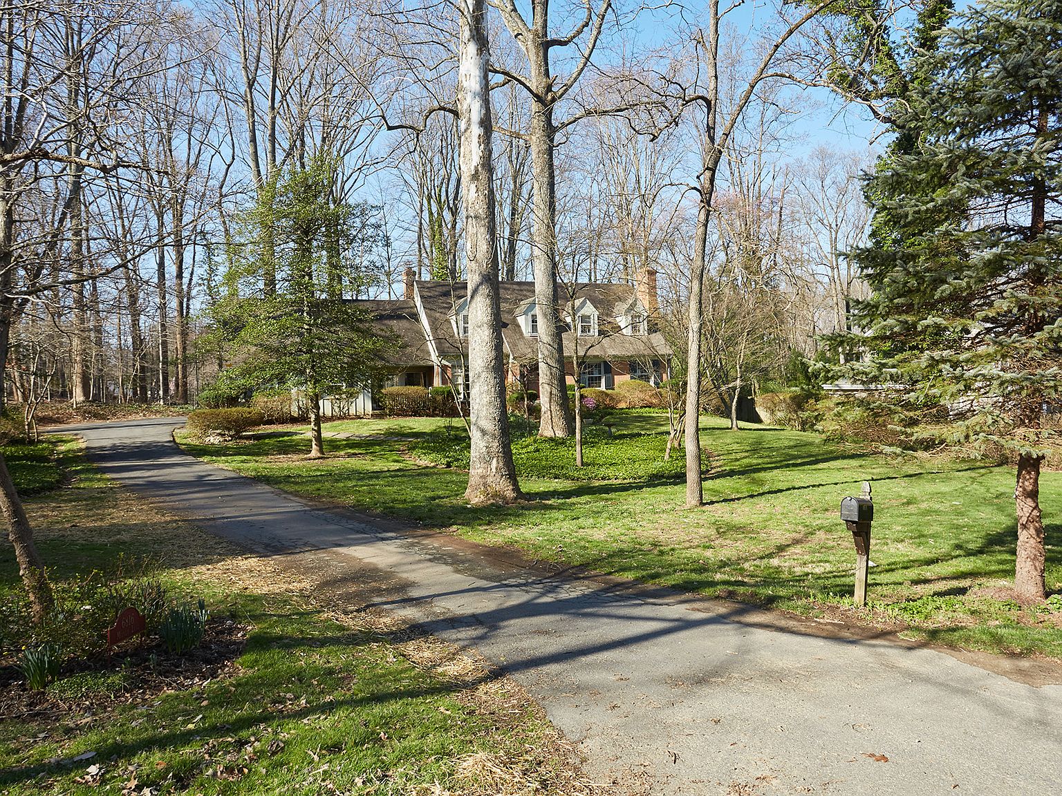 メロディです。 6816 Melody Ln, Bethesda, MD 20817 | Zillow