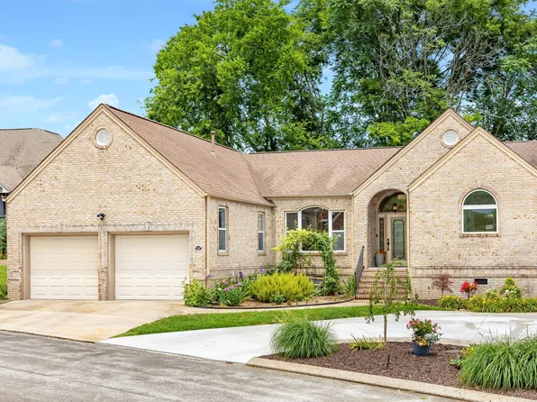 1088 Cattails Dr, Ooltewah, TN 37363