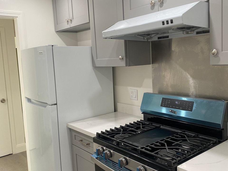 1st image of 123 Sierra Dr #123