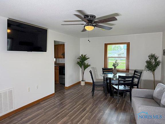 3rd image of 310 N Theresa St