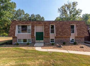 4810 Kerth Dr, Saint Louis, MO 63128