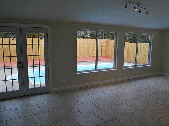 5th image of 318 Poplar Dr