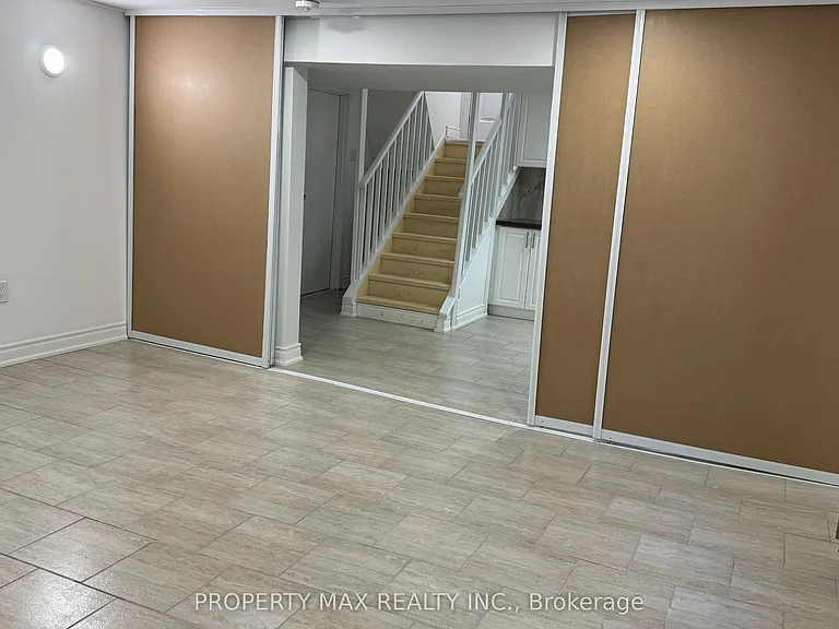 30 Glenabbey Dr #BASEMENT — Photo 7