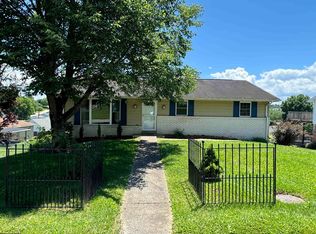 17 Crestview Ter, Bridgeport, WV 26330