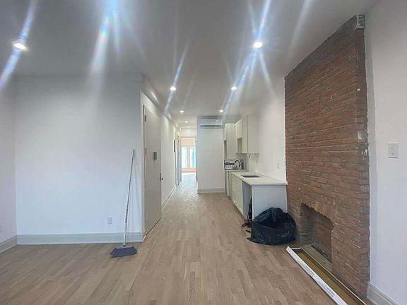 3rd image of 408A Hancock St #B