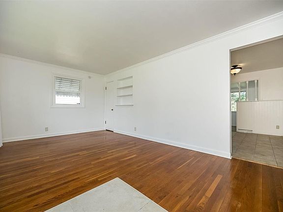 4th image of 607 Ludlow Dr