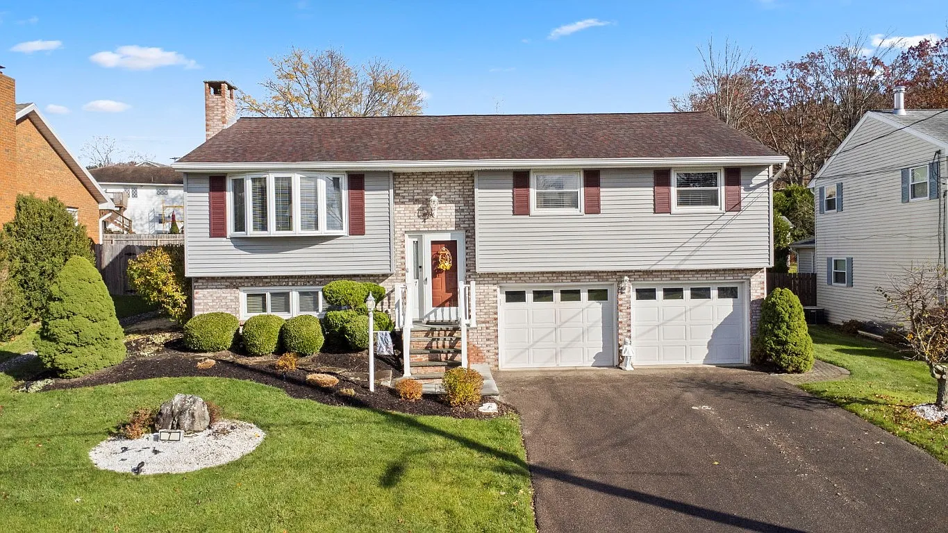 7 Pamela Dr photo 1